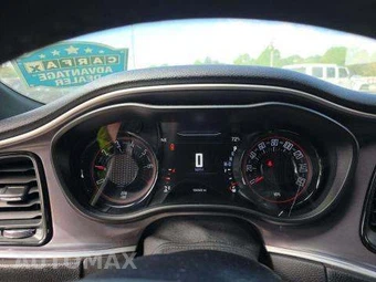 2019 Dodge Challenger SXT – miniatura 10