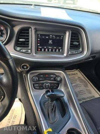 2019 Dodge Challenger SXT – miniatura 11