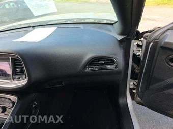 2019 Dodge Challenger SXT – miniatura 20