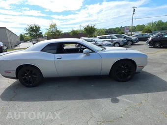 2019 Dodge Challenger SXT – miniatura 5