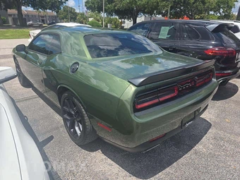 2019 Dodge Challenger SXT - miniatura 2