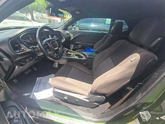 2019 Dodge Challenger SXT - miniatura 6