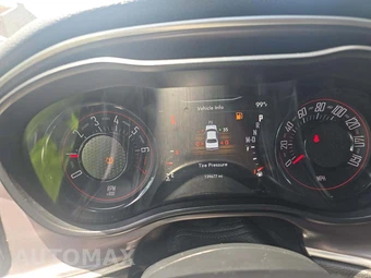 2019 Dodge Challenger SXT - miniatura 9