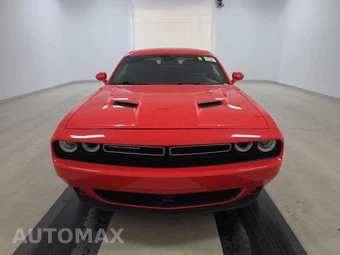 2019 Dodge Challenger SXT – miniatura 2