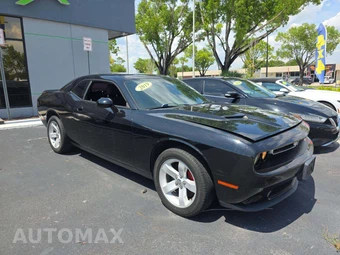 2019 Dodge Challenger SXT - miniatura 4