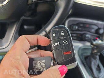 2019 Dodge Challenger SXT - miniatura 8