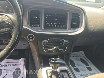 2019 Dodge Charger SXT – miniatura 10