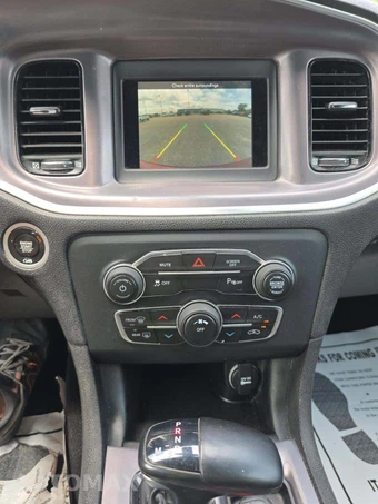 2019 Dodge Charger SXT – miniatura 7