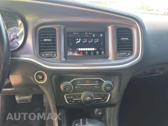 2019 Dodge Charger SXT – miniatura 7