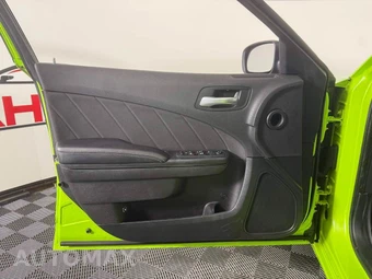 2019 Dodge Charger SXT - miniatura 17