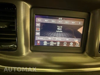 2019 Dodge Charger SXT - miniatura 32