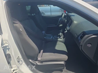 2019 Dodge Charger SXT – miniatura 8