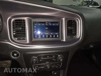 2019 Dodge Charger SXT – miniatura 10
