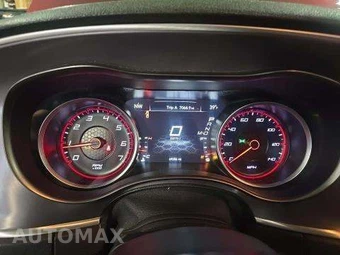 2019 Dodge Charger SXT – miniatura 9