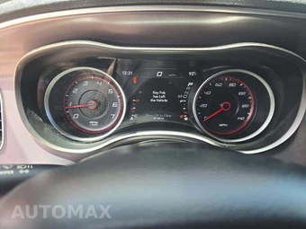 2019 Dodge Charger SXT – miniatura 9