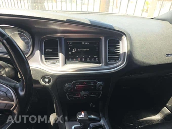 2019 Dodge Charger SXT – miniatura 9