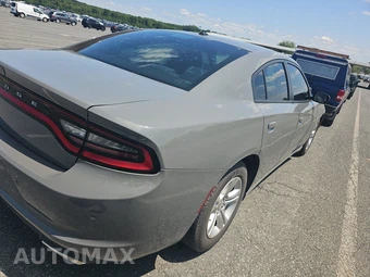 2019 Dodge Charger SXT – miniatura 4