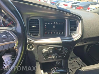 2019 Dodge Charger SXT – miniatura 10
