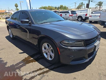 2019 Dodge Charger SXT – miniatura 4