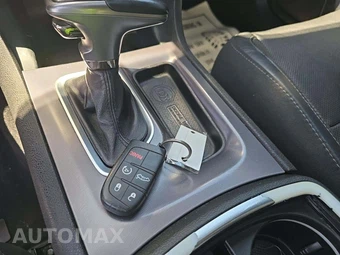 2019 Dodge Charger SXT – miniatura 8