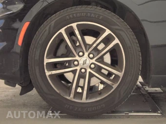 2019 Dodge Charger SXT – miniatura 9