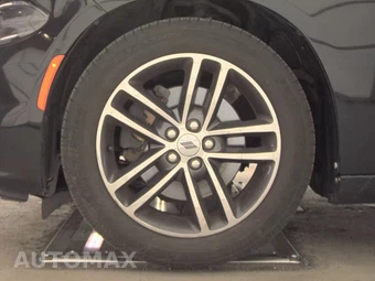 2019 Dodge Charger SXT – miniatura 9