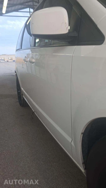 2019 Dodge Grand Caravan GT 121.2" WB - miniatura 23
