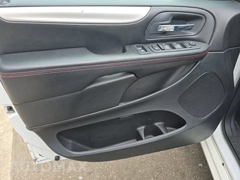 2019 Dodge Grand Caravan GT 121.2" WB - miniatura 9