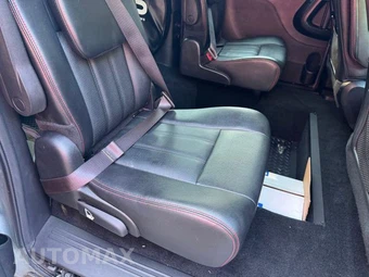 2019 Dodge Grand Caravan GT 121.2" WB - miniatura 21