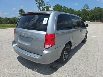 2019 Dodge Grand Caravan GT 121.2" WB - miniatura 4