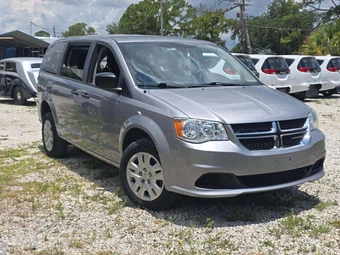 2019 Dodge Grand Caravan SE 121.2" WB - miniatura 3