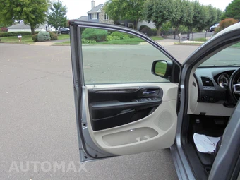 2019 Dodge Grand Caravan SE 121.2" WB - miniatura 43