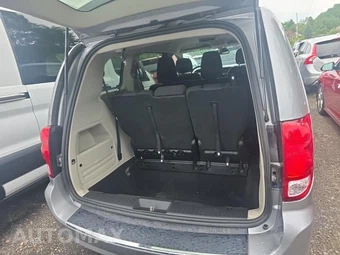 2019 Dodge Grand Caravan SE 121.2" WB - miniatura 19