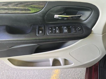 2019 Dodge Grand Caravan SE 121.2" WB - miniatura 9