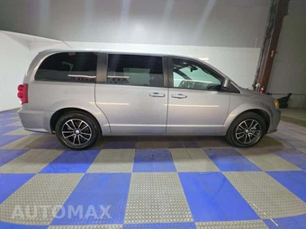 2019 Dodge Grand Caravan SE Plus 121.2" WB - miniatura 4