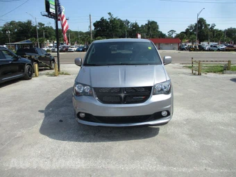 2019 Dodge Grand Caravan SE Plus 121.2" WB - miniatura 3