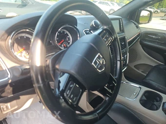 2019 Dodge Grand Caravan SXT 121.2" WB - miniatura 10