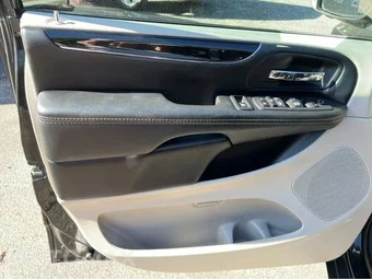 2019 Dodge Grand Caravan SXT 121.2" WB - miniatura 8