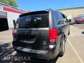 2019 Dodge Grand Caravan SXT 121.2" WB - miniatura 3