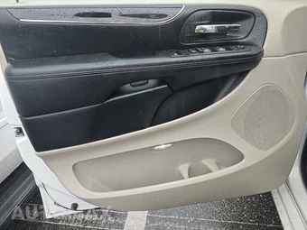 2019 Dodge Grand Caravan SXT 121.2" WB – miniatura 15