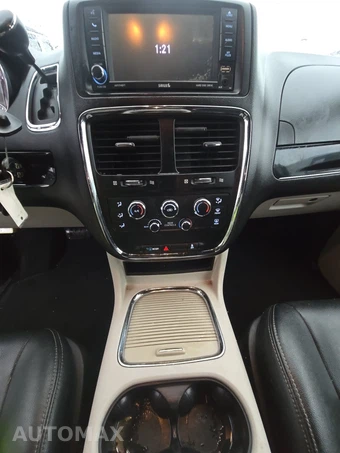 2019 Dodge Grand Caravan SXT 121.2" WB – miniatura 17