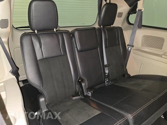 2019 Dodge Grand Caravan SXT 121.2" WB - miniatura 14