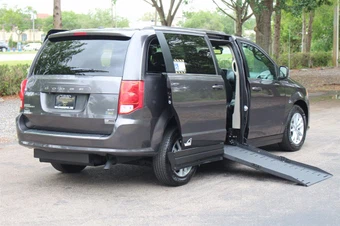 2019 Dodge Grand Caravan SXT 121.2" WB - car from the USA, Manheim Buy-Now listing at AUTOMAX