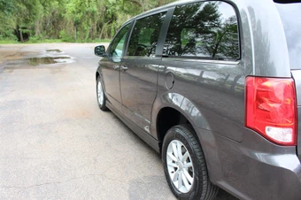2019 Dodge Grand Caravan SXT 121.2" WB - miniatura 14