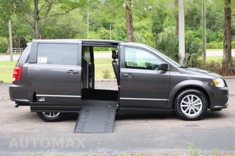 2019 Dodge Grand Caravan SXT 121.2" WB - miniatura 2