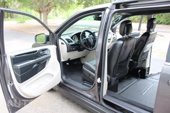 2019 Dodge Grand Caravan SXT 121.2" WB - miniatura 27