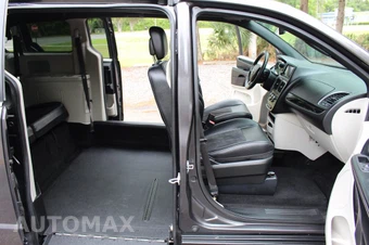 2019 Dodge Grand Caravan SXT 121.2" WB - miniatura 30
