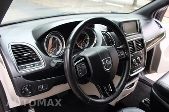 2019 Dodge Grand Caravan SXT 121.2" WB - miniatura 44