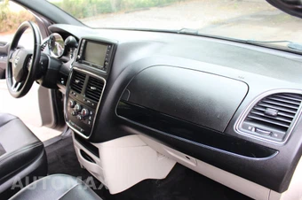 2019 Dodge Grand Caravan SXT 121.2" WB - miniatura 45
