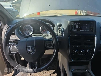 2019 Dodge Grand Caravan SXT 121.2" WB - miniatura 14